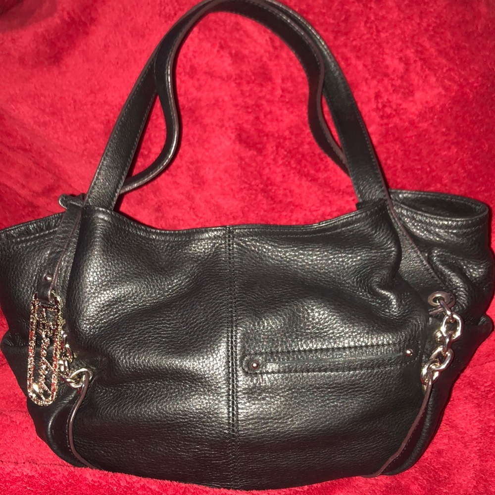 B Makowsky handbag.                   @LvrDrwr